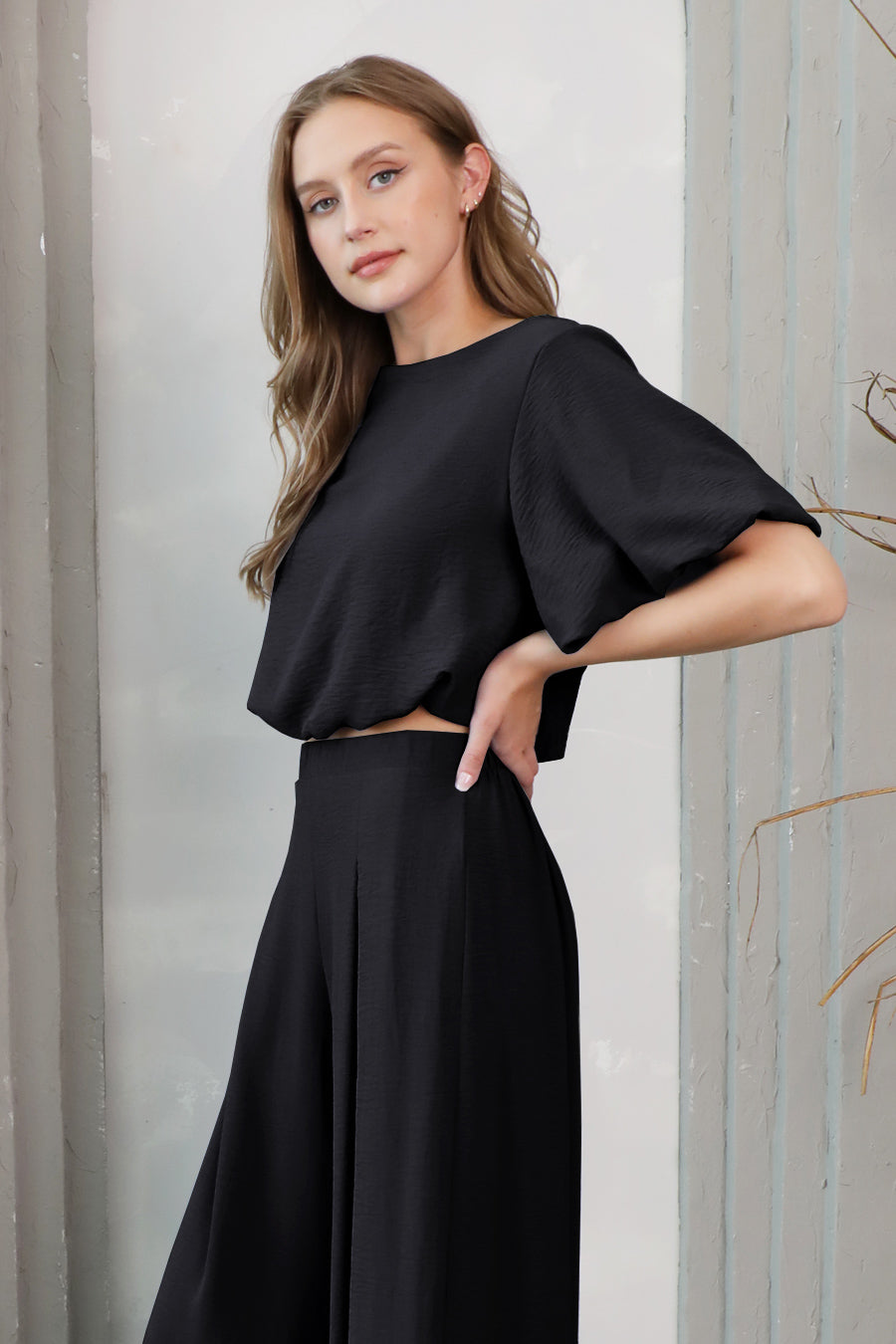 Matte Crepe Bubble Sleeve Crop Top